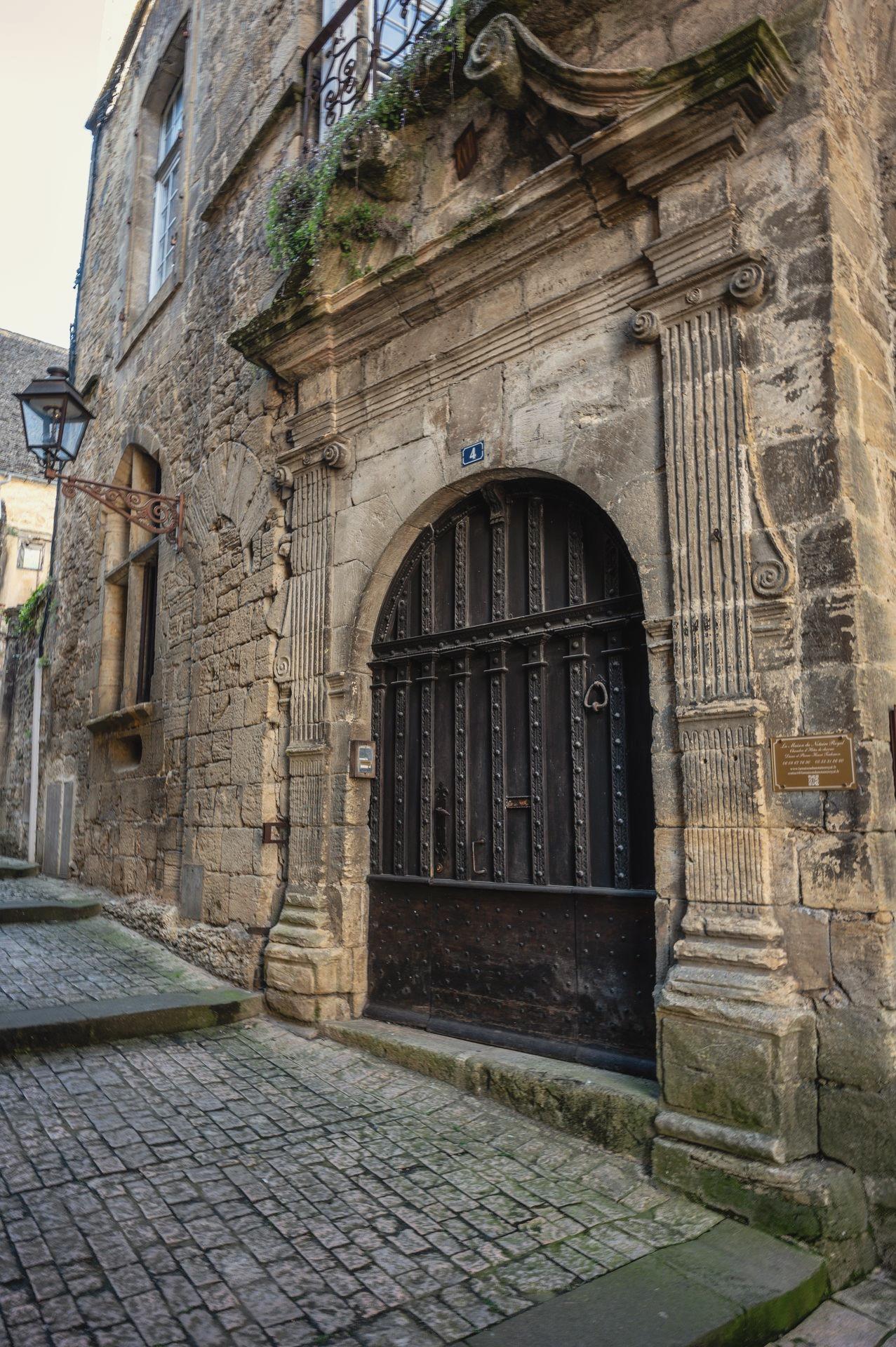 Porte 4 rue magnanat Sarlat